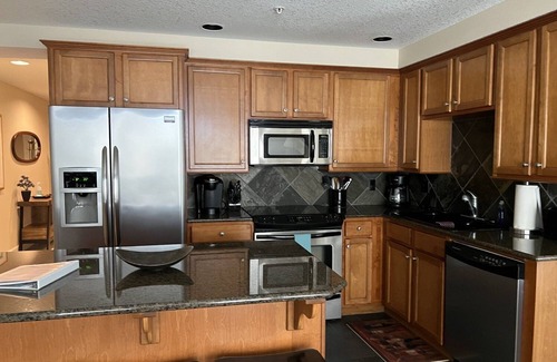Rockaway Beach Condo | Our Happy Place Steps from Rockaway Beach