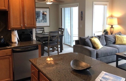 Rockaway Beach Condo | Our Happy Place Steps from Rockaway Beach