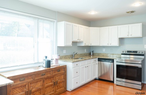 North Springfield House | Our house convenient location for both family or alone and peaceful relaxation
