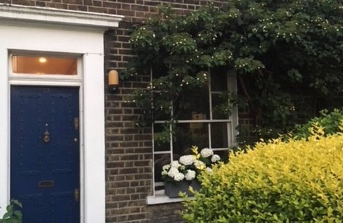 St. Mary's Park House | Our house is furnished as a home, in a traditional English country house style.