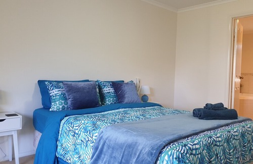 Mount Barker House | Our Lakehouse by the park - in the beautiful Adelaide Hills