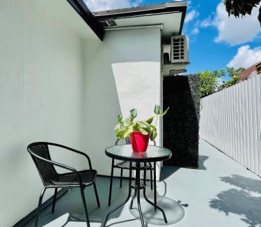 West Little Havana Apartment | Our Lovely Nest, Free Parking & Wi-Fi