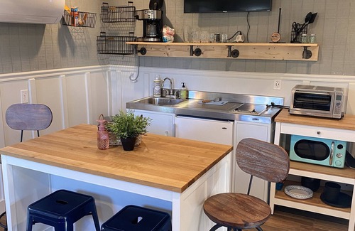 Hatteras Cottage | Our Lucky Charm is a cottage on the waterway in Hatteras Village