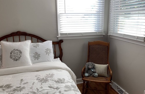Travelers Rest House | Our Nest in Travelers Rest on the Swamp Rabbit Biking Trail near Furman U