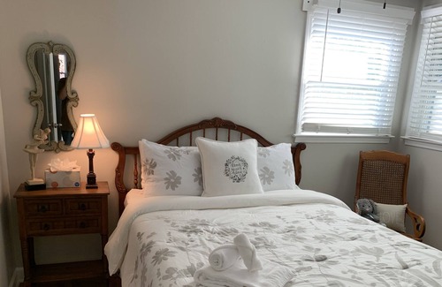 Travelers Rest House | Our Nest in Travelers Rest on the Swamp Rabbit Biking Trail near Furman U