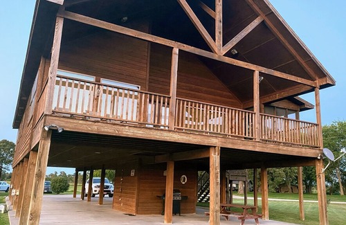 Yantis House | Our Stilt House at Lake Fork - 4BD & NEW Fire Pit!