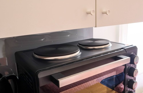 Addison Apartment | Our studio is a home away from home! In the heart of Hammersmith and Fulham.