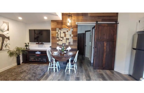 Upper Ten Oaks House | Our Suite PLACE-Fully Equipped & Super Clean