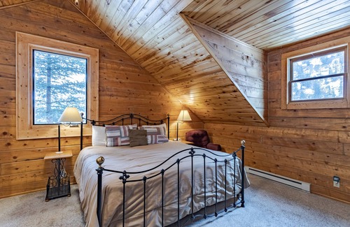 Ouray House | Ouray Log Cabin - Cozy Cabin Overlooking the Uncompahgre River