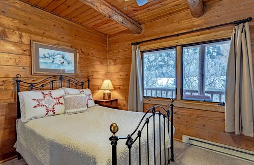 Ouray House | Ouray Log Cabin - Cozy Cabin Overlooking the Uncompahgre River