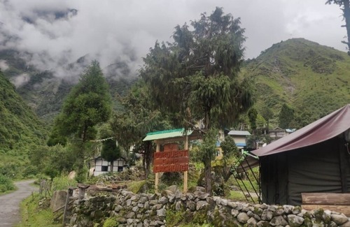 Lachung Hotel | OurGuest Camp Lachung