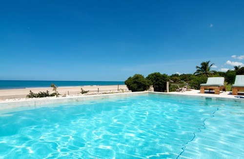 Treasure Beach Villa | Out of the Blue Luxury villa