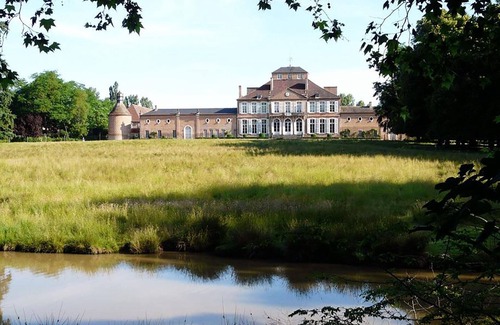 Chateau-sur-Allier House | Outbuilding of a listed 16th-century château