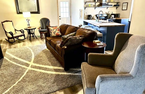 Athens Apartment | Outdoor Adventure Near University-Kid Friendly
