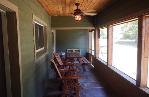Bland House | Outdoor Enthusiasts 3 Bdrm retreat Blue Ridge Mountains Jefferson National Frst