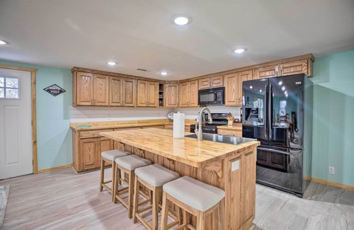 Sylvan Shores House | Outdoor Family Fun: Large Home by Beaver Lake!