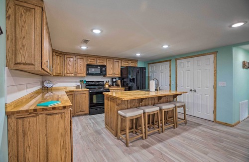 Sylvan Shores House | Outdoor Family Fun: Large Home by Beaver Lake!