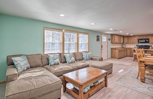 Sylvan Shores House | Outdoor Family Fun: Large Home by Beaver Lake!