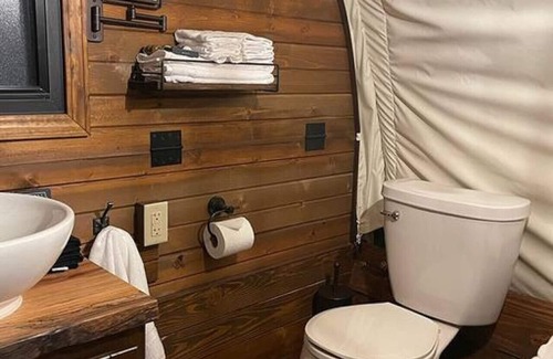 Virgin Cabin | Outdoor fun Wagon #19 w/2QB, bathroom and a Fire