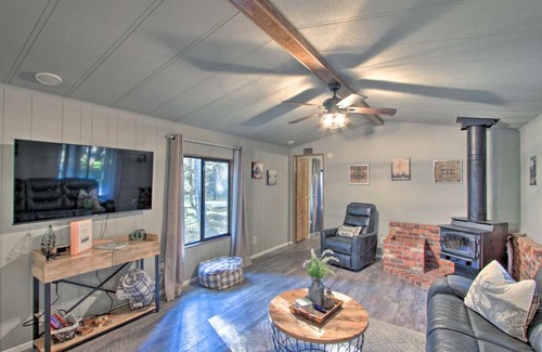 Ashford House | Outdoor Hub with Fire Pit 1 Mi to Mt Rainier NP!