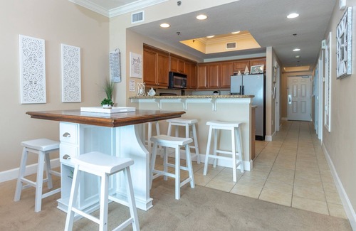Gulf Shores Condo | Outdoor & Indoor Pools! | Outdoor Cooking Enthusiasts!