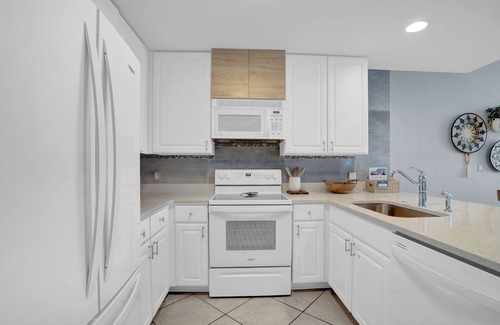 Gulf Shores Condo | Outdoor & Indoor Pools! | Gulf Front
