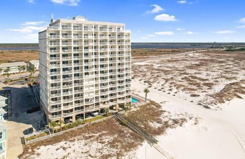 Gulf Shores Condo | Outdoor & Indoor Pool! | Gulf Front