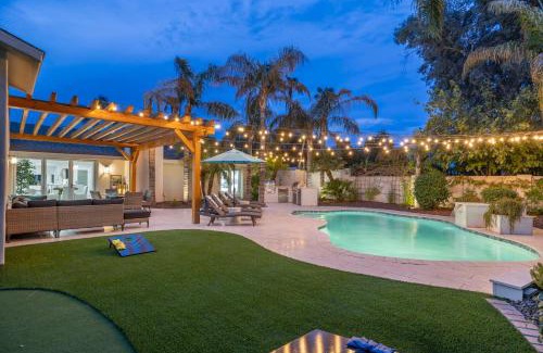 Roadrunner Estates East House | Outdoor Misters W Pool, Bbq & Elegant Renovation