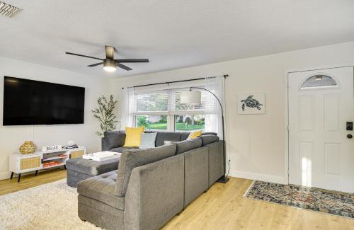 Pinellas Park House | Outdoor Oasis Modern Pinellas Park Getaway!