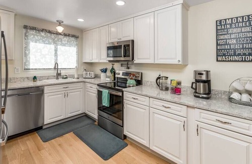 Edmonds House | Outdoor Oasis Summary