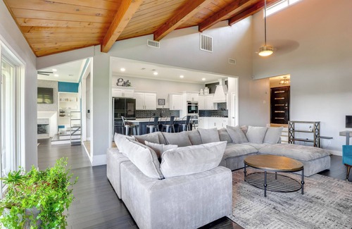 Ransom Canyon Cottage | Outdoor Oasis w/ Lake Views: Ransom Canyon Retreat