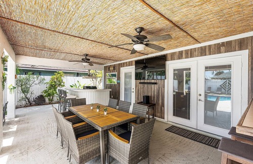 West Palm Beach House | Outdoor Paradise: HtdPool Hammocks GmRm MiniGolf