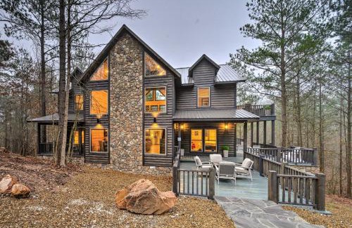 Broken Bow House | Outdoor Paradise with Hot Tub, Firepit, BBQ and More!