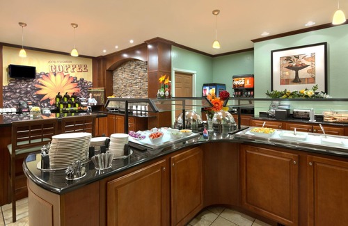 Tucson Condo | Outdoor Pool + Free Breakfast | Close to Tucson Airport
