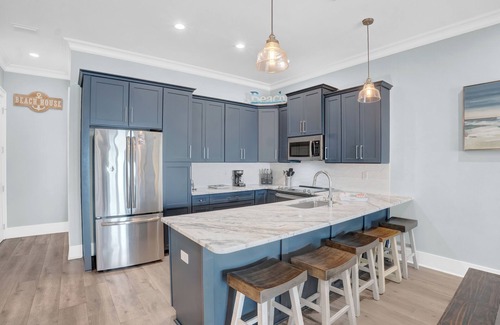 Gulf Shores Cottage | Outdoor Pool | West Beach | Little Lagoon