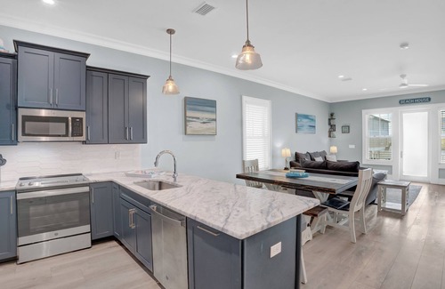 Gulf Shores Cottage | Outdoor Pool | West Beach | Little Lagoon