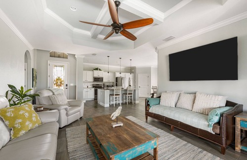 Rotonda Lakes House | Outdoor Shower, Lanai, Heated Pool, 4 TVs, PRIVATE, 10 MI to Beach