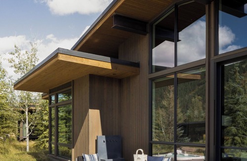 Hoback Junction House | Outpost: Fairway Lodge 5