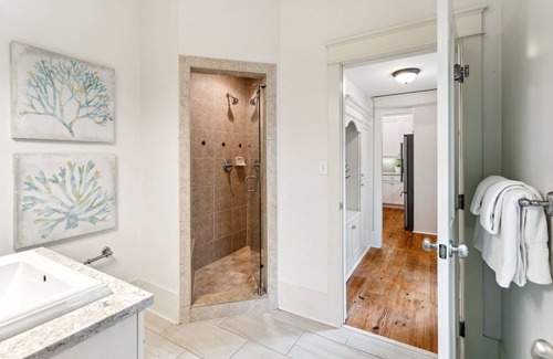 Watercolor House | Outpost: Located near Camp Watercolor! 6 Seater Golf Cart and 4 Bikes!