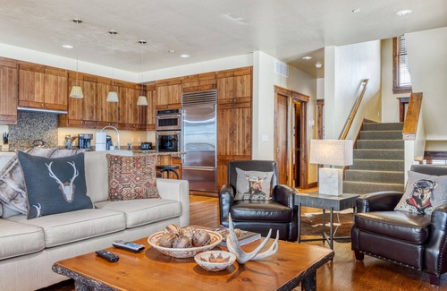 Jackson House | Outpost: Love Ridge 251 - Spacious, Air Conditioned