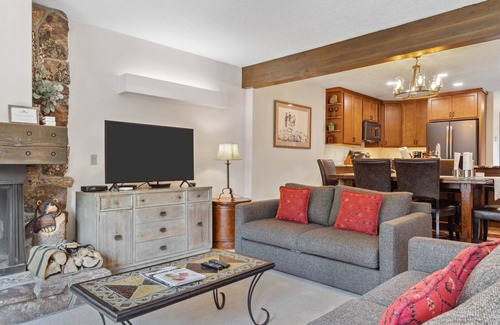 Jackson Hole Condo | Outpost: Teton Shadows Darwin F - Sauna&Fireplace!