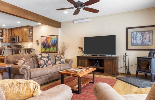 Jackson Hole House | Outpost: Teton Shadows Shoshone D - New to Outpost Portfolio