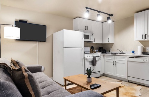 Jackson Apartment | Outpost: Town Square Lodge 1 - Close to Town Square!