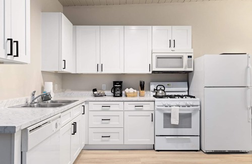 Jackson Apartment | Outpost: Town Square Lodge 8 - Close to Town Square