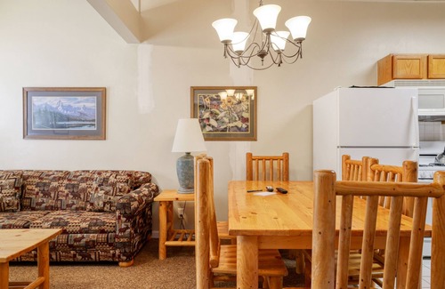 Jackson Apartment | Outpost: Town Square Lodge 11 - Close to Town Square