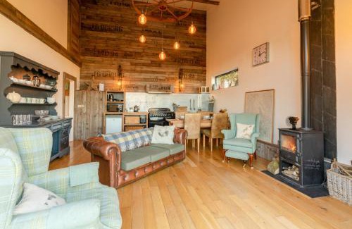 Westbrook Court House | Outshot Barn
