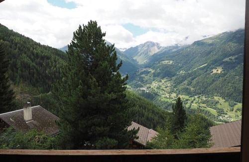 Saint-Luc Ski Chalet | Outside : chalet for 4 persons maximum in the center of the old village with direct and easy access,