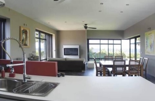 Piton Saint-Leu House | 'OUTSIDE-INSIDE' A furnished 4 * from 1600 € for 2 people