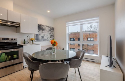 Gay Village Apartment | Outstanding 1BR |Downtown +steps to metro staion