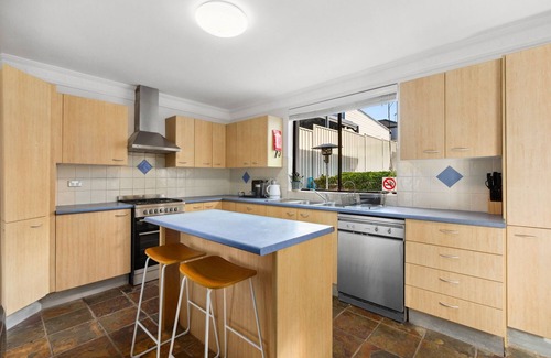 Bexley House | Outstanding 4-Bed Home with Garden, Pool & More